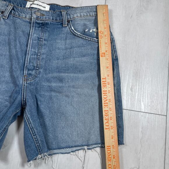 Reformation Jeans Cameron BF Shorts Size 31 Blue Raw Hem Distressed Oahu Blue - Picture 12 of 15